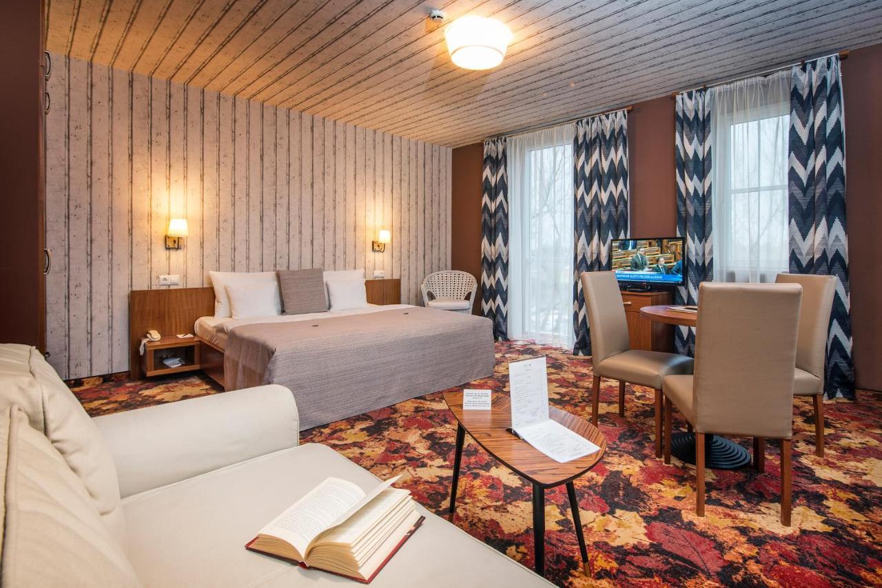Hotel Lajta Park Mosonmagyaróvár Buitenkant foto