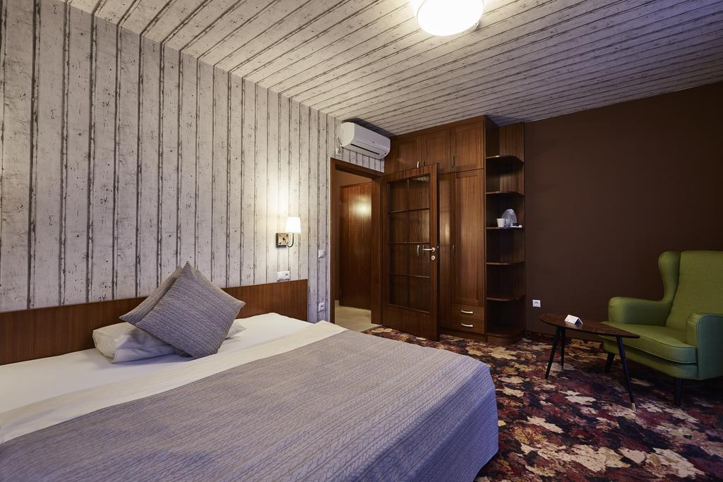 Hotel Lajta Park Mosonmagyaróvár Buitenkant foto