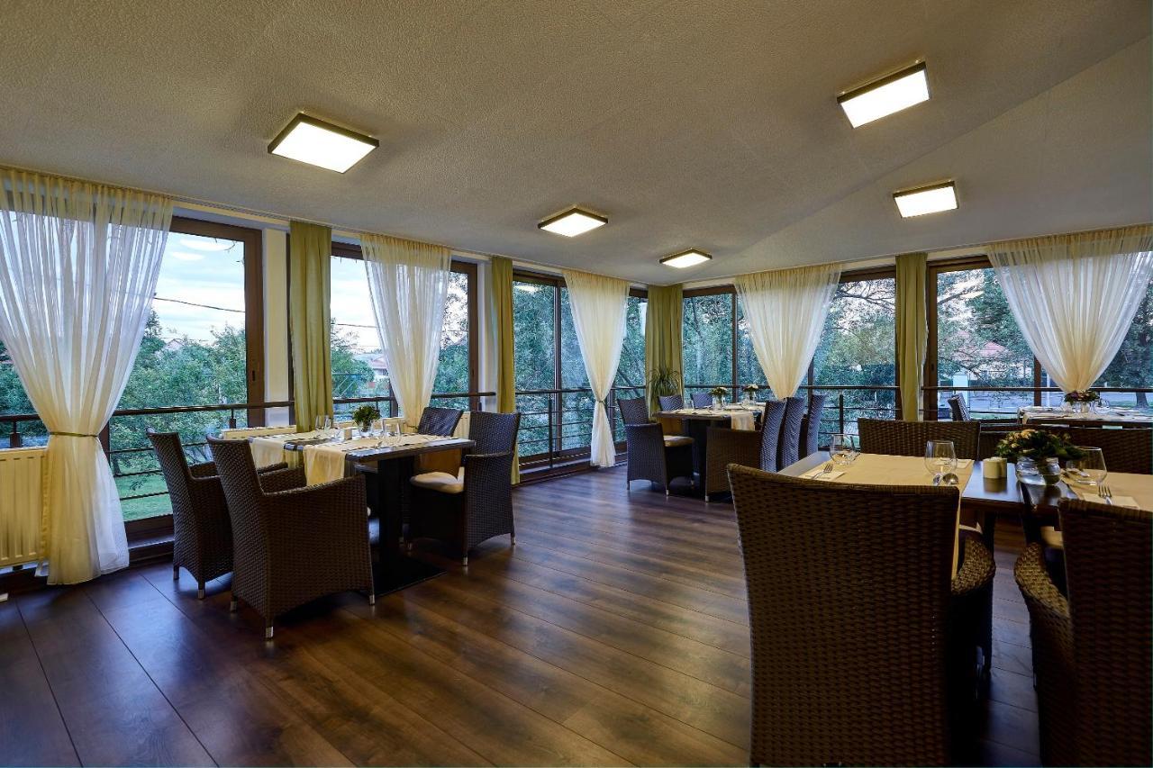 Hotel Lajta Park Mosonmagyaróvár Buitenkant foto